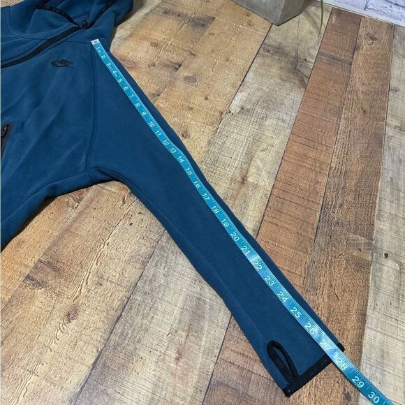 Nike Tech Butterfly Women's Hoodie Size Medium  (617358-483) Teal Blue Green - Picture 8 of 16